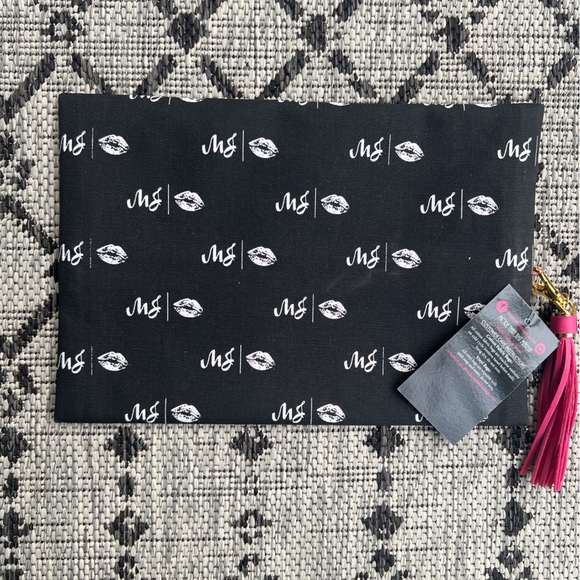 RARE 🩵 NWT MJ Lips Medium Makeup Junkie Bag - Picture 9 of 11